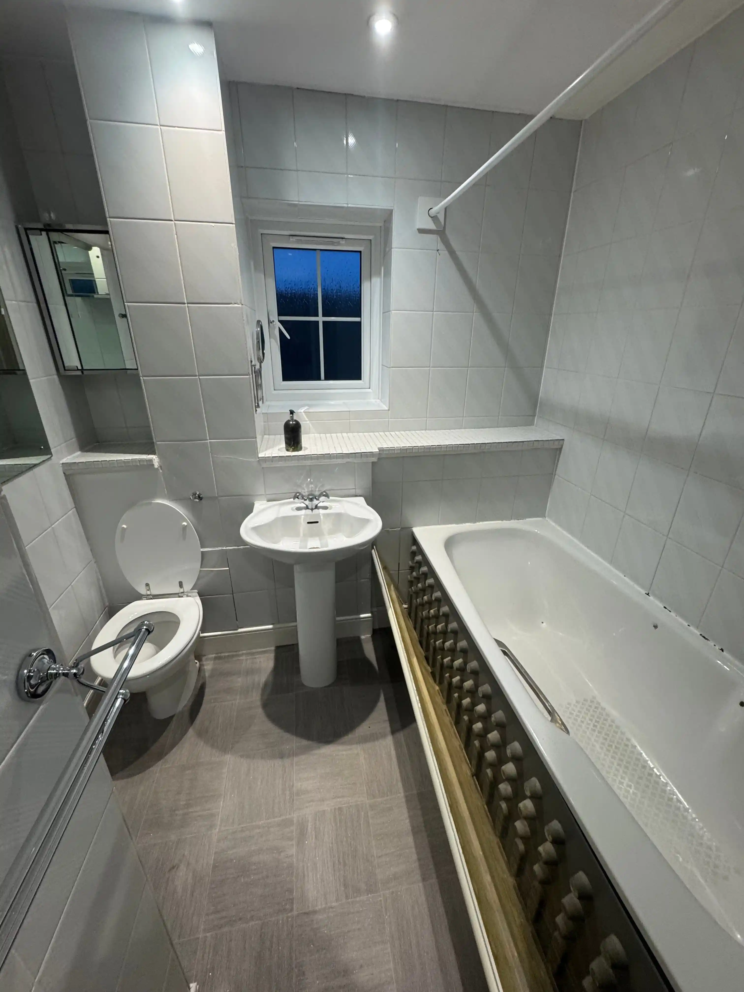 Bathroom before renovation