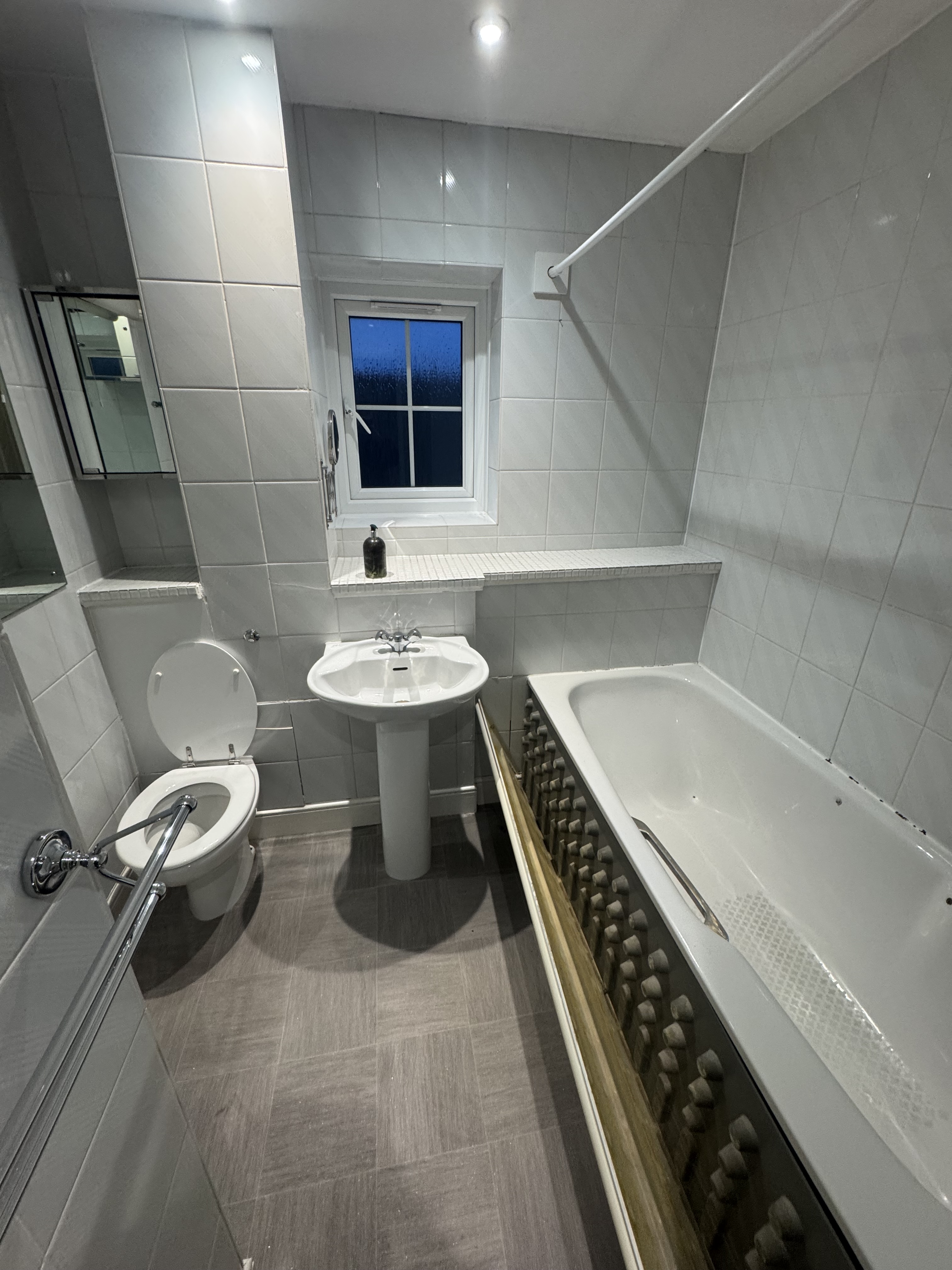 Bathroom before renovation